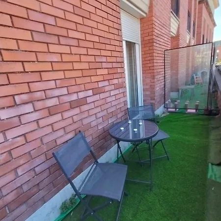 House In The Forum With Garage 公寓