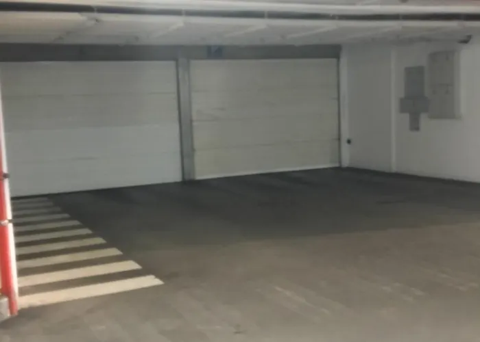 House In The Forum With Garage *
