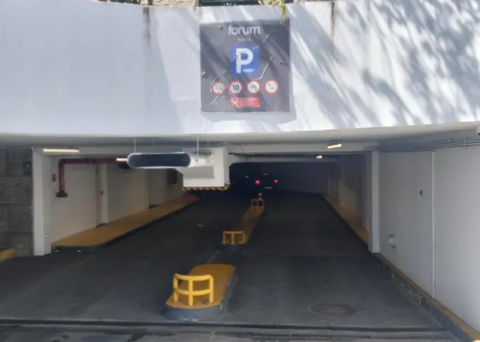公寓 House In The Forum With Garage *